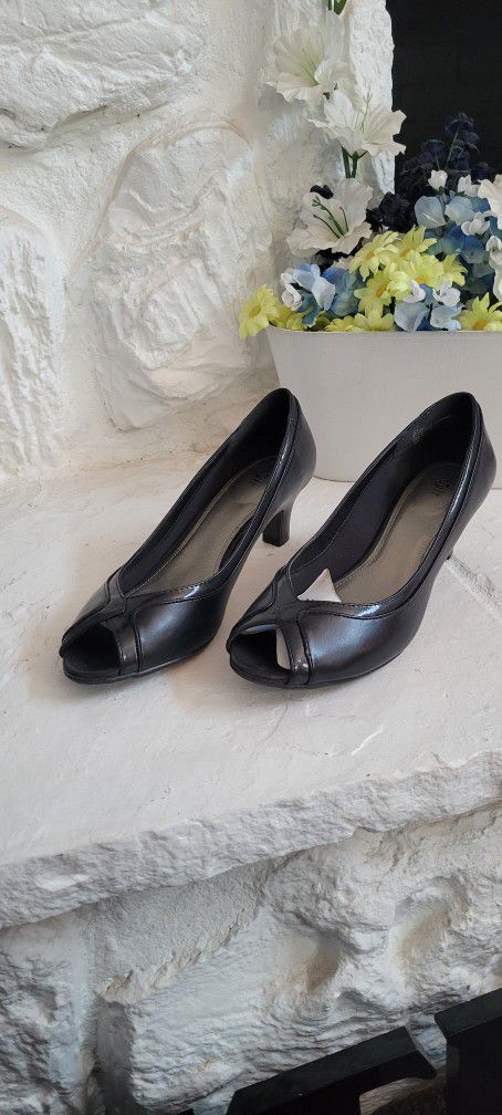 New Womens Peep Toe Black Heels 9.5