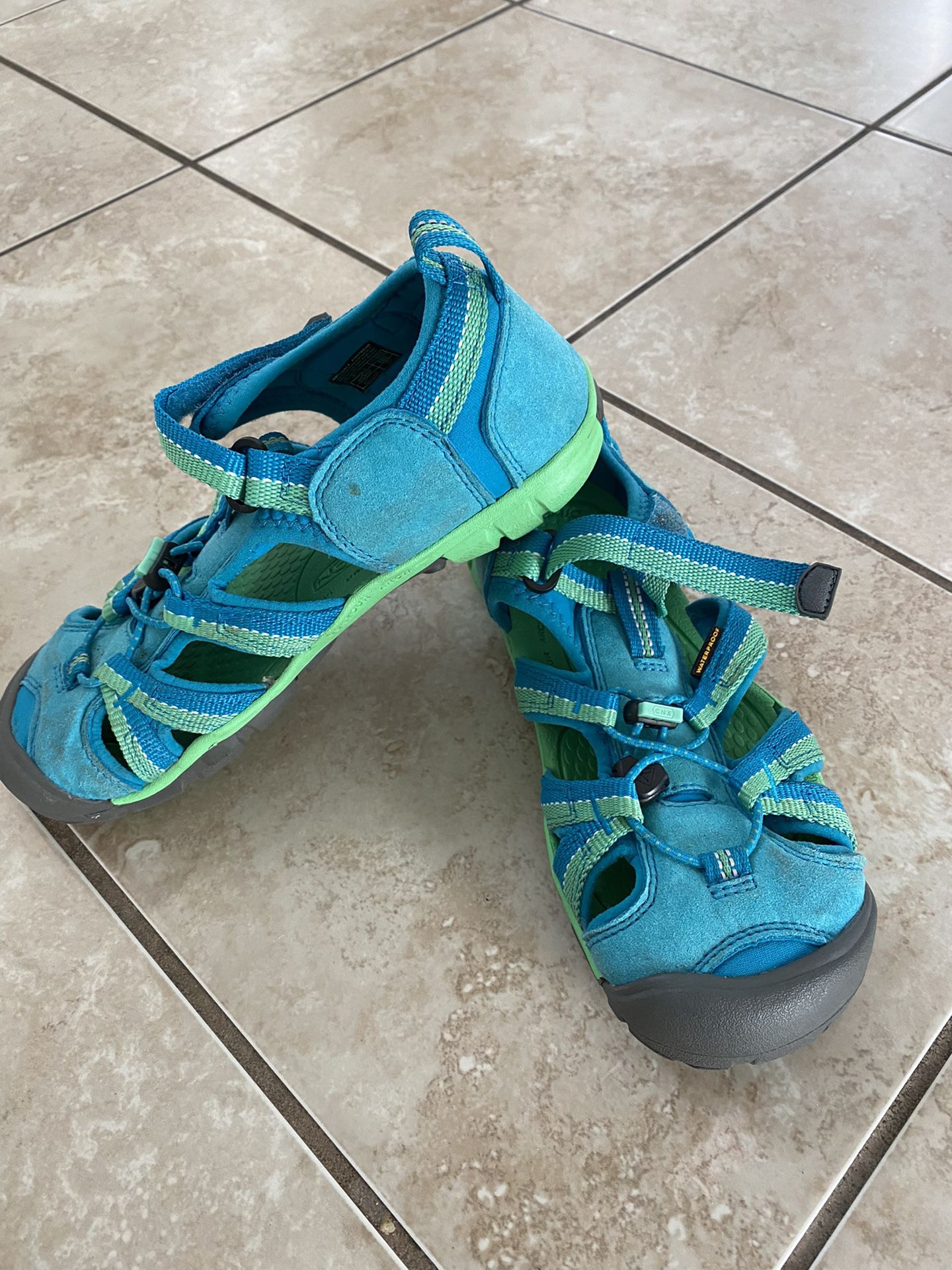 Keen Sandals, Girls Size 4