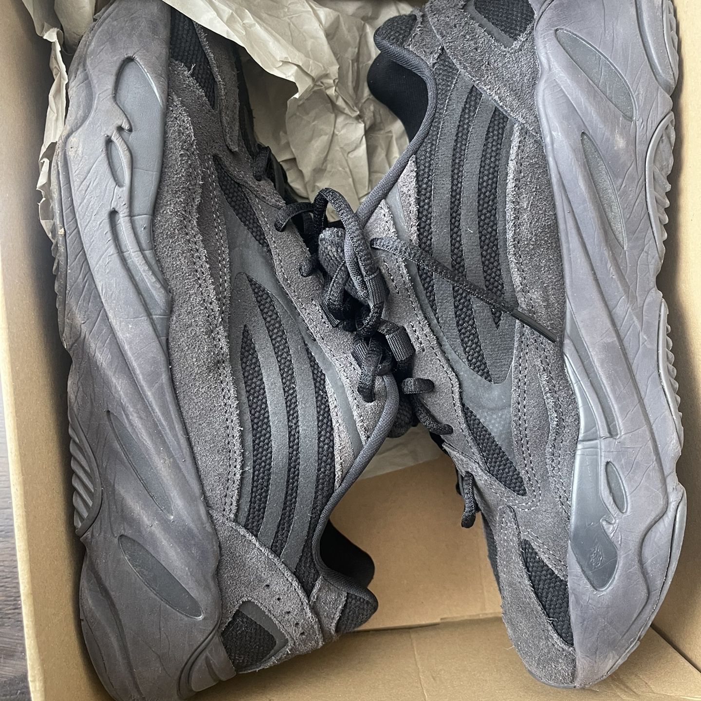 Adidas yeezy top vanta queen