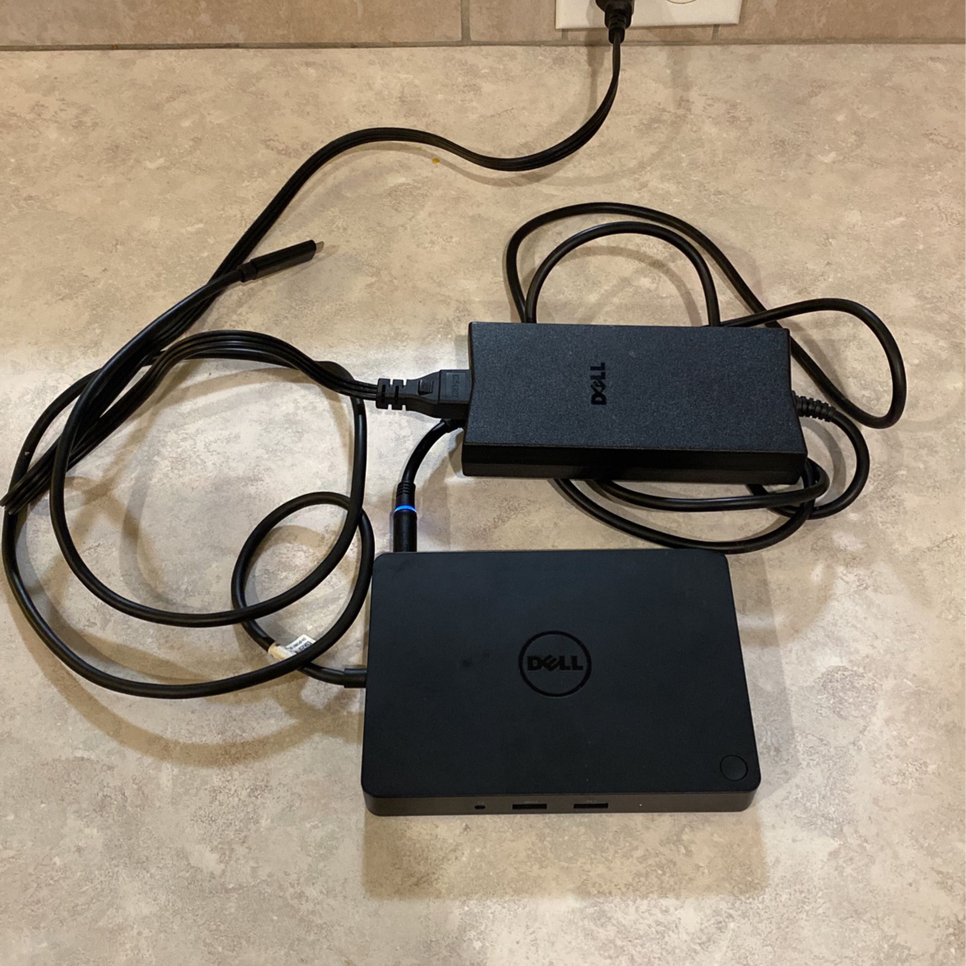 Dell WD15 K17A Docking Station With Dell AC Adapter
