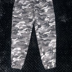 Gray Camo Cargo Joggers – V.I.P. Size 9/29 