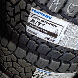 285 60 20 Toyo At3 LT 