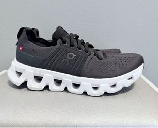 On Cloud Women’s Size 8