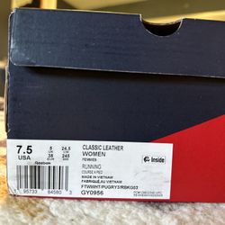 Redbox Classic Leather Woman