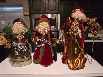 3 Santa's