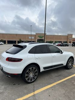 2017 Porsche Macan