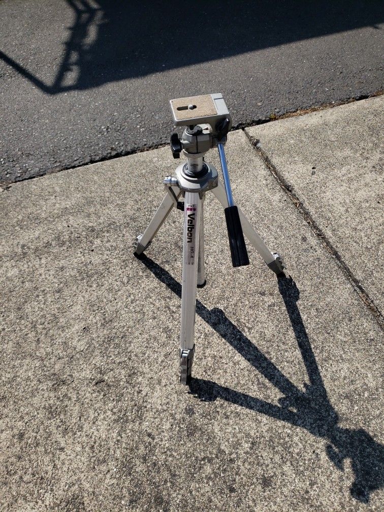 Velbon Hg-4 Tripod
