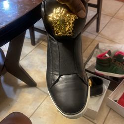 Versace Shoes 10. 5
