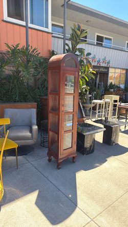 Solid wood cabinet with key