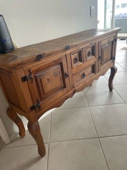 Credenza/Side Board