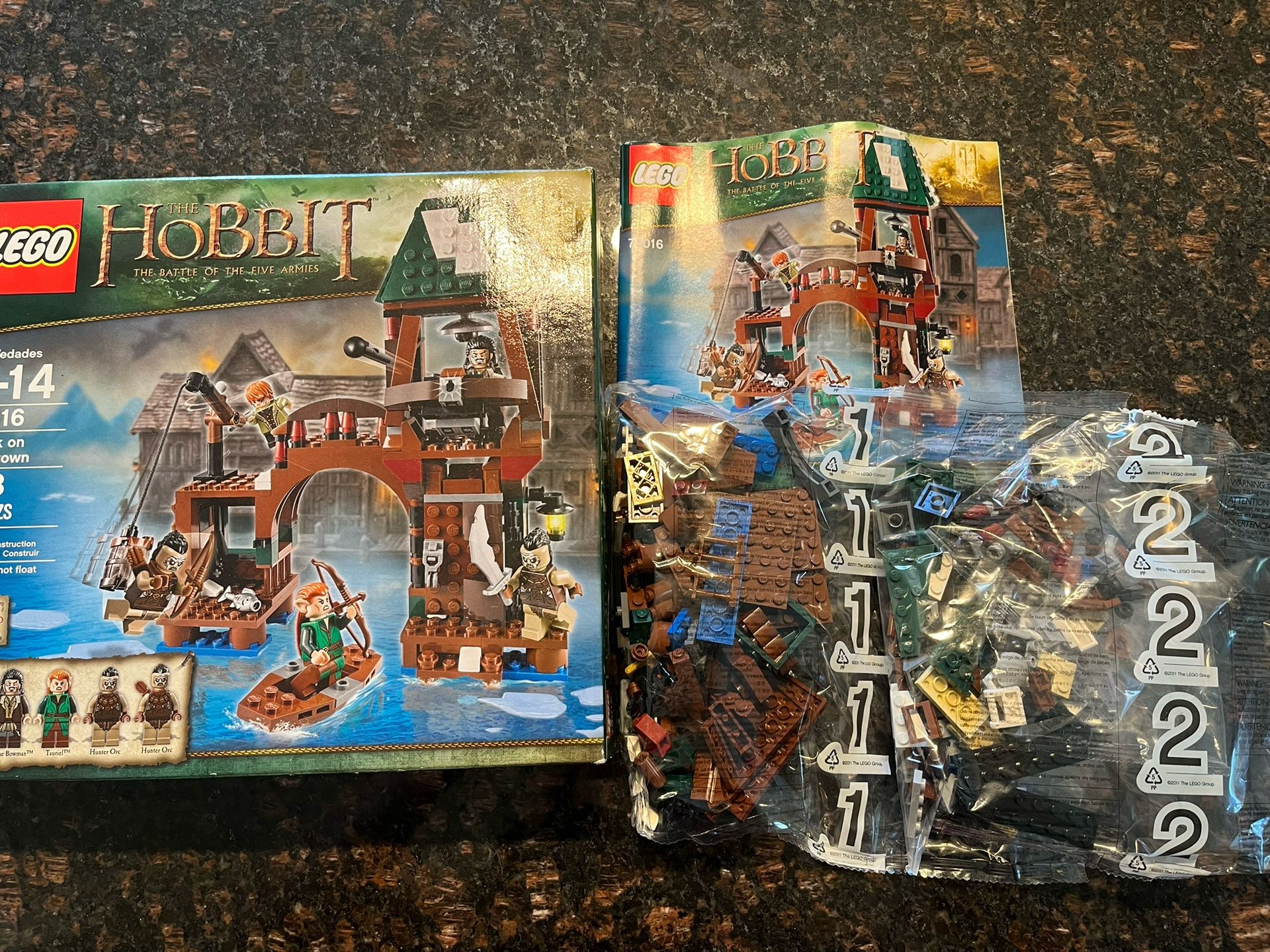 Lego Hobbit Attack on Lake Town (79016)