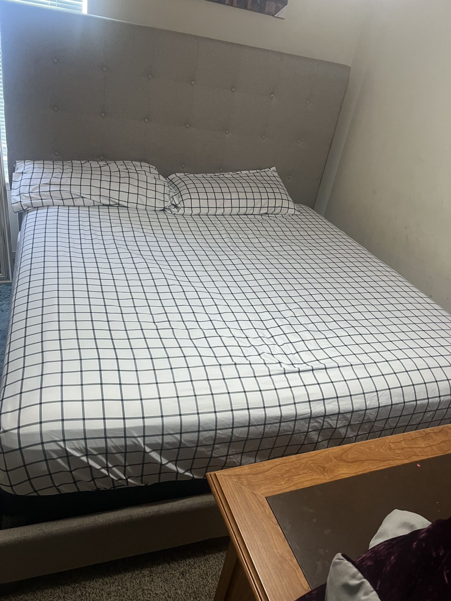 King Size Bed With Box Spring And Mattress
