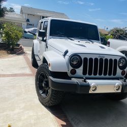 Jeep.  Sahara. 2011