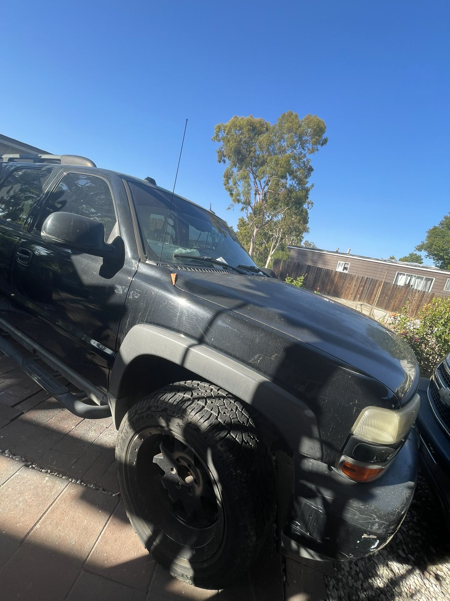 Suburban Chevrolet 2005