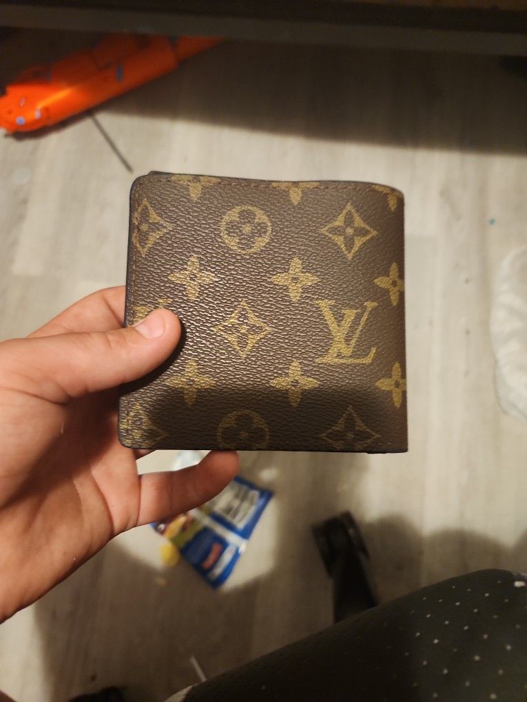 Louis vuitton wallet with box