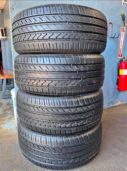 215/55/18 Goodyear vendo un set de llantas usadas excelente condiciones de vida las 4 ✅🤩I am selling a set of used tires, all 4 in excellent living c