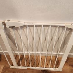 Munchkin Baby Gate