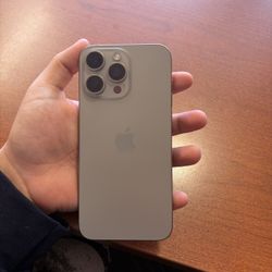 iPhone 15 Pro Max (Unlocked)