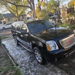 2009 GMC Yukon Denali XL 