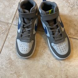 Nike High Top Tennis Shoes