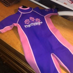 Girls Wet Suit Size 6-7