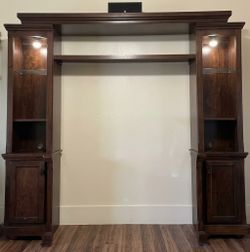Elegante Mueble Modular de Madera (2 Torres Laterales + Puente Superior con Luces)... Ver más