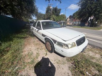 Ford Crown Victoria Full-Size Sedan