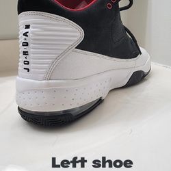 Jordan Max Aura 2 Gym Red