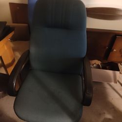 Green Chair With Wheels