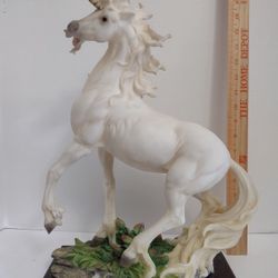 Unicorn Figurine De Capoli Collection 