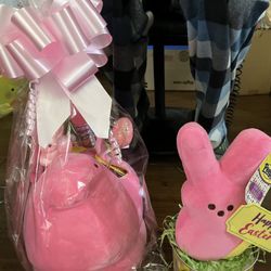 LAST DAY LAST DAY for $5 and UP EASTER BASKETS, EGGS and TOYS🐥that are AVAILABLE for SALE🐇 STARTING at $5 and GOES UP!!!