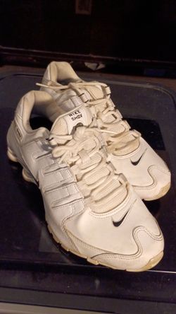 NIKE SHOX NZ TRIPLE WHITE 501524-106 SIZE 8.5
