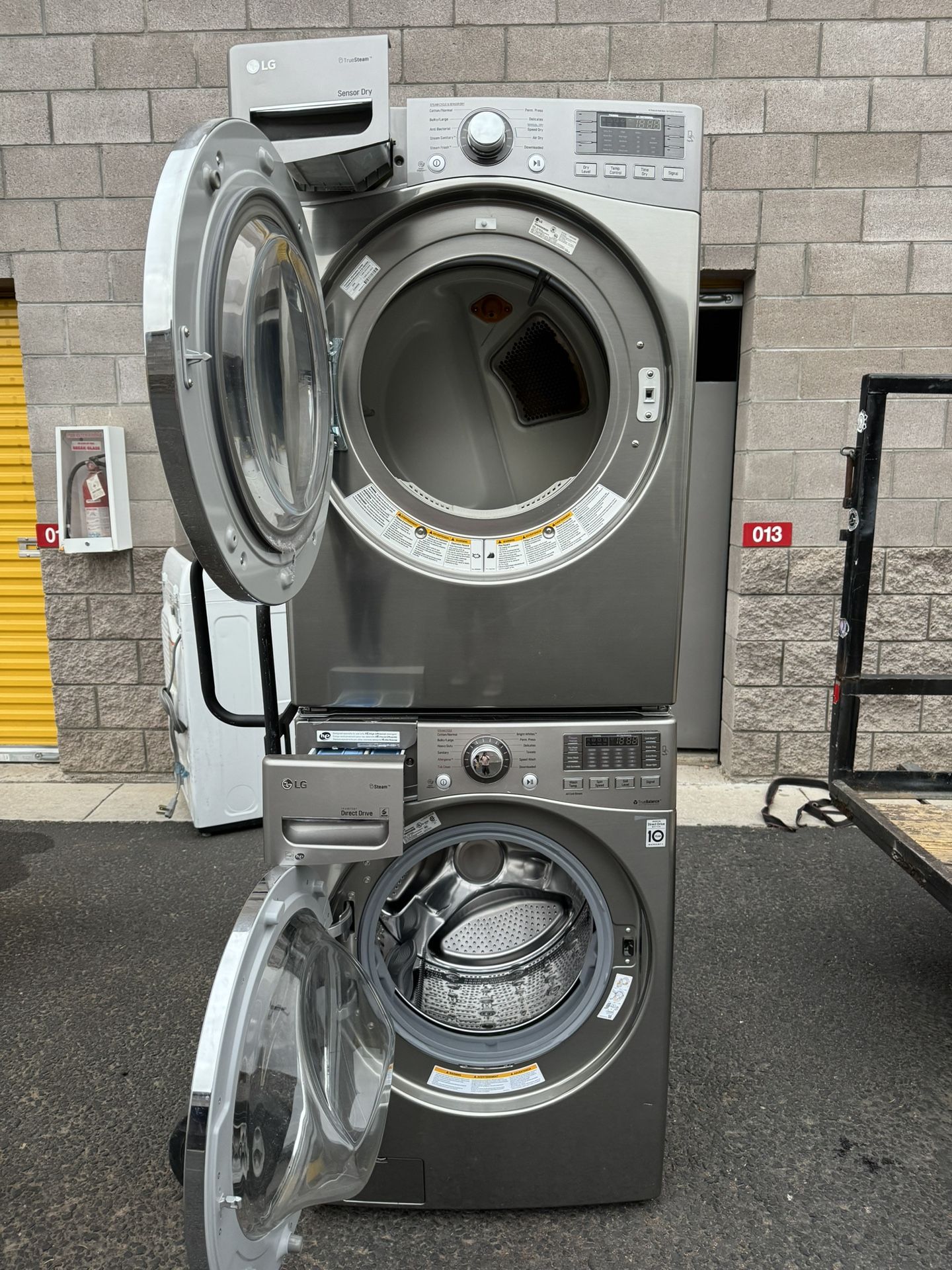 LG Washer And Dryer Gas everything is work