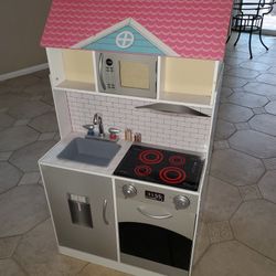 Teamson Kids Wonderland Ariel 2-in-1 Doll House and Play Kitchen
