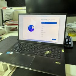 ASUS VivoBook 15 OLED K513 Thin & Light Laptop, 15.6 OLED Display, Intel i5-1135G7 CPU, Intel Iris Xe Graphics, 12GB RAM, 512GB PCIe SSD, Fingerprint 