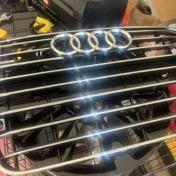 2013 Audi Front Center Grill