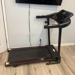 Treadmill LIKE NEW Treadmill BCP in excellent condition