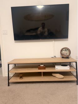 Entertainment center