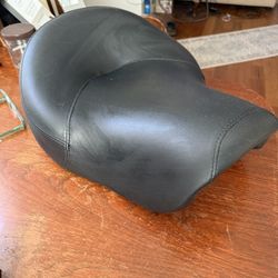 Harley Davidson Dyna Solo Seat LIKE NEW