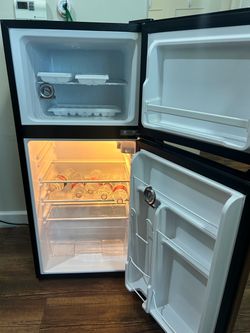 Matching bedroom set & refrigerator