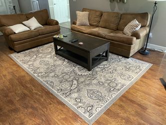 Area Rug 6’ 7” X 9’ 6”