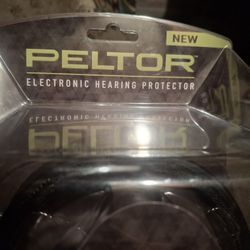 New PELTOR electronic TACTIC 100 Ear Protection. By 3M