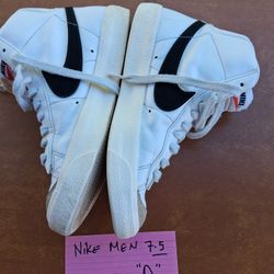 Nike Shoes 7.5