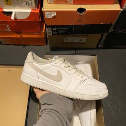 Jordan 1 Low Neutral Grey size 9 USED