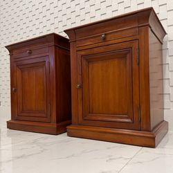 Ethan Allen Medallion Collection Nightstands Pair – Solid Wood