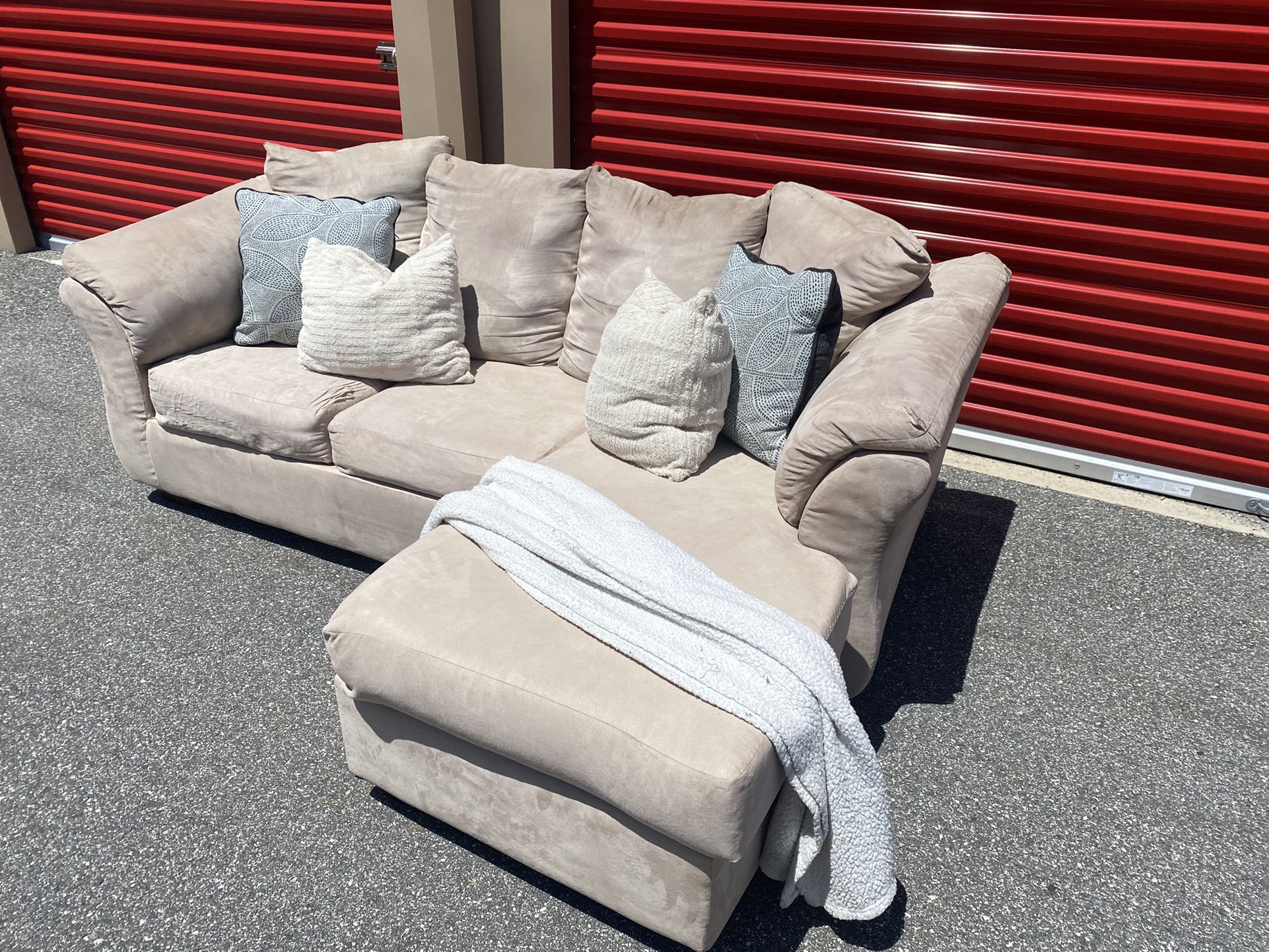 Beige Ashley Sectional Delivery Available🚚‼️🚚‼️