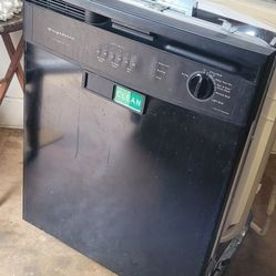 Frigidaire Ultra Quiet III Dishwasher Black