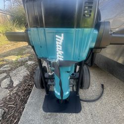 Makita Breaker