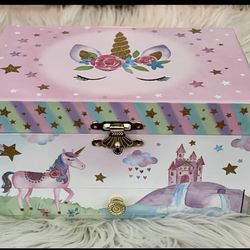 2018 NWOT Girl's Musical Unicorn Jewelry Storage Box With Spinning Unicorn