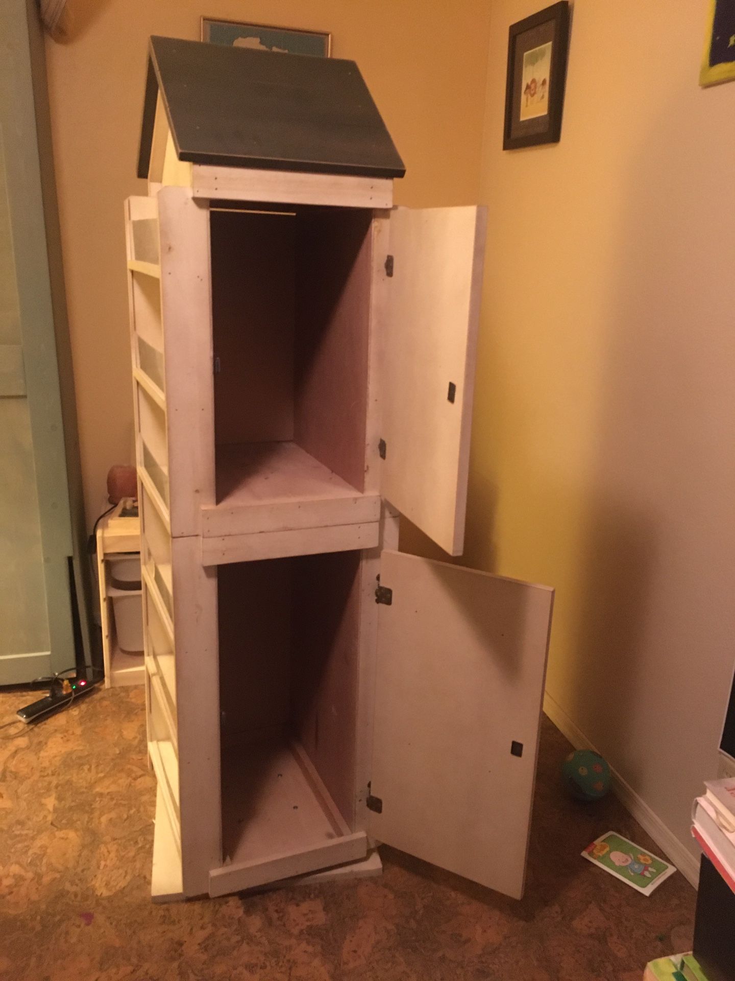 Book Shelf/Magazine holder